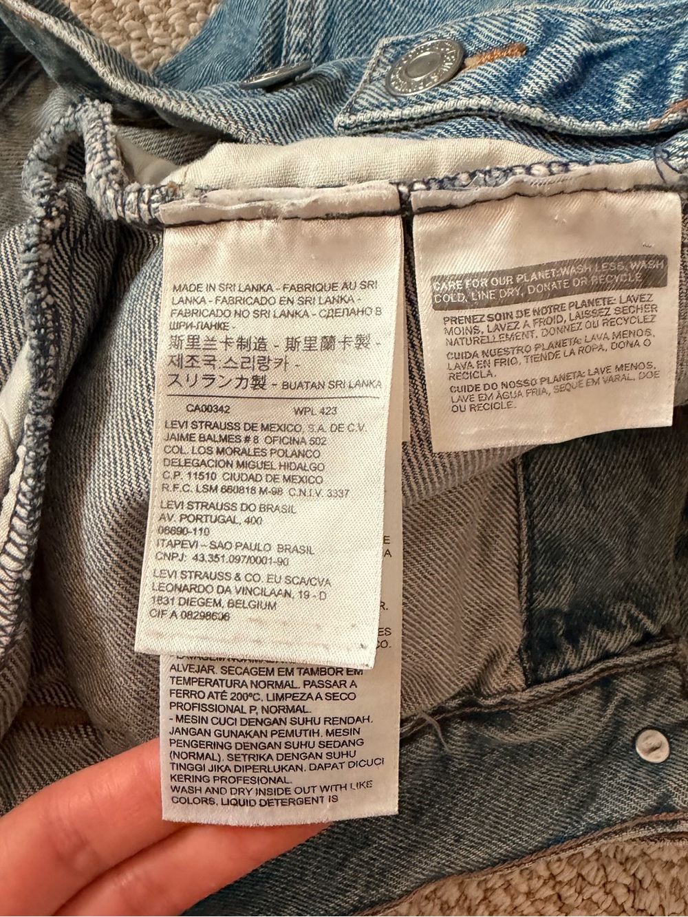 Levi's Women’s Boyfriend Light Blue Denim Trucker Jacket - Picture 6 of 7
